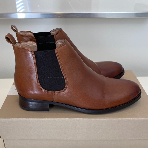 Clarks Chelsea Boots - Size 6 - Picture 2 of 16
